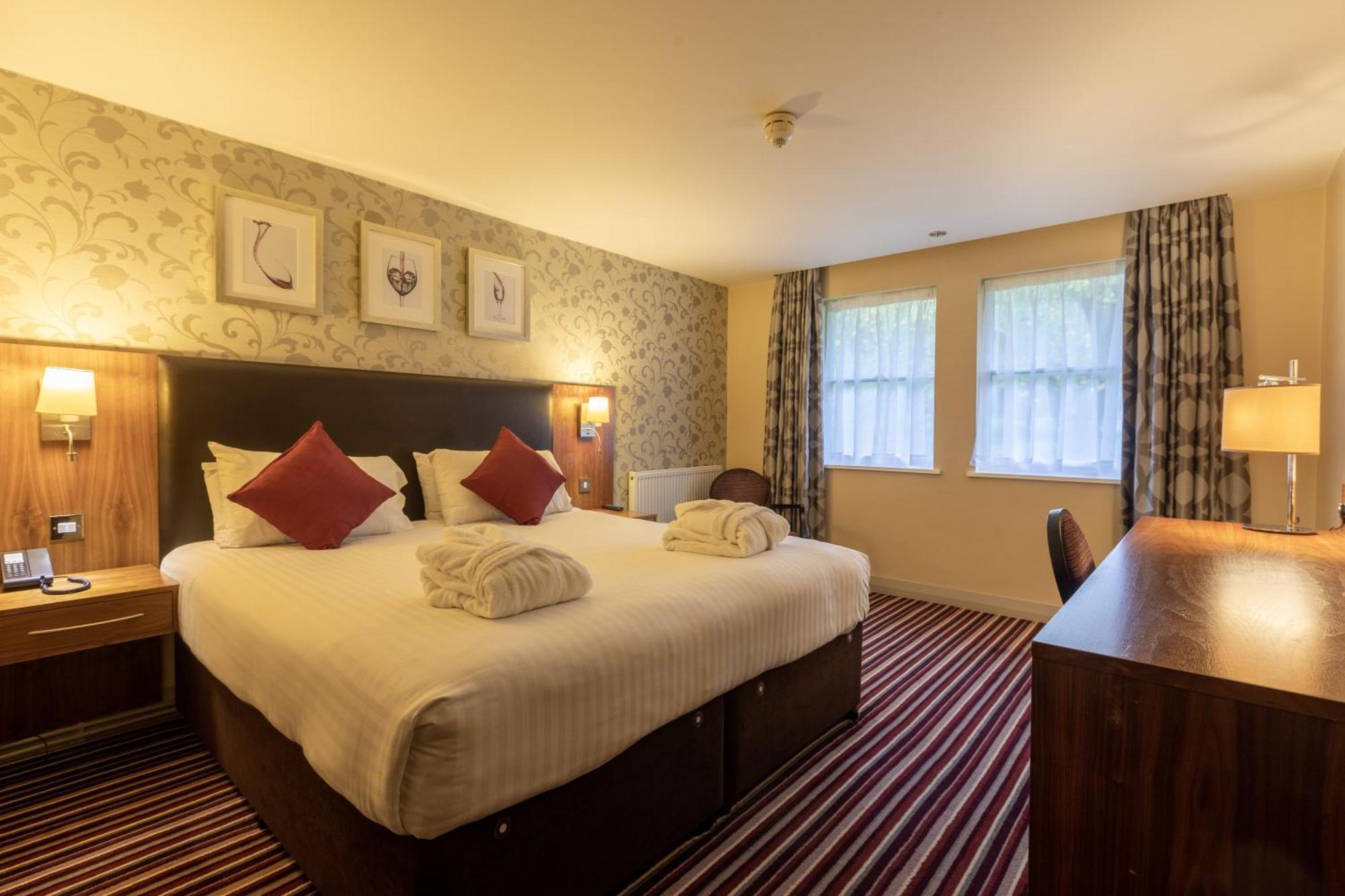 Gloucester Robinswood Hotel, BW Signature Collection Bagian luar foto