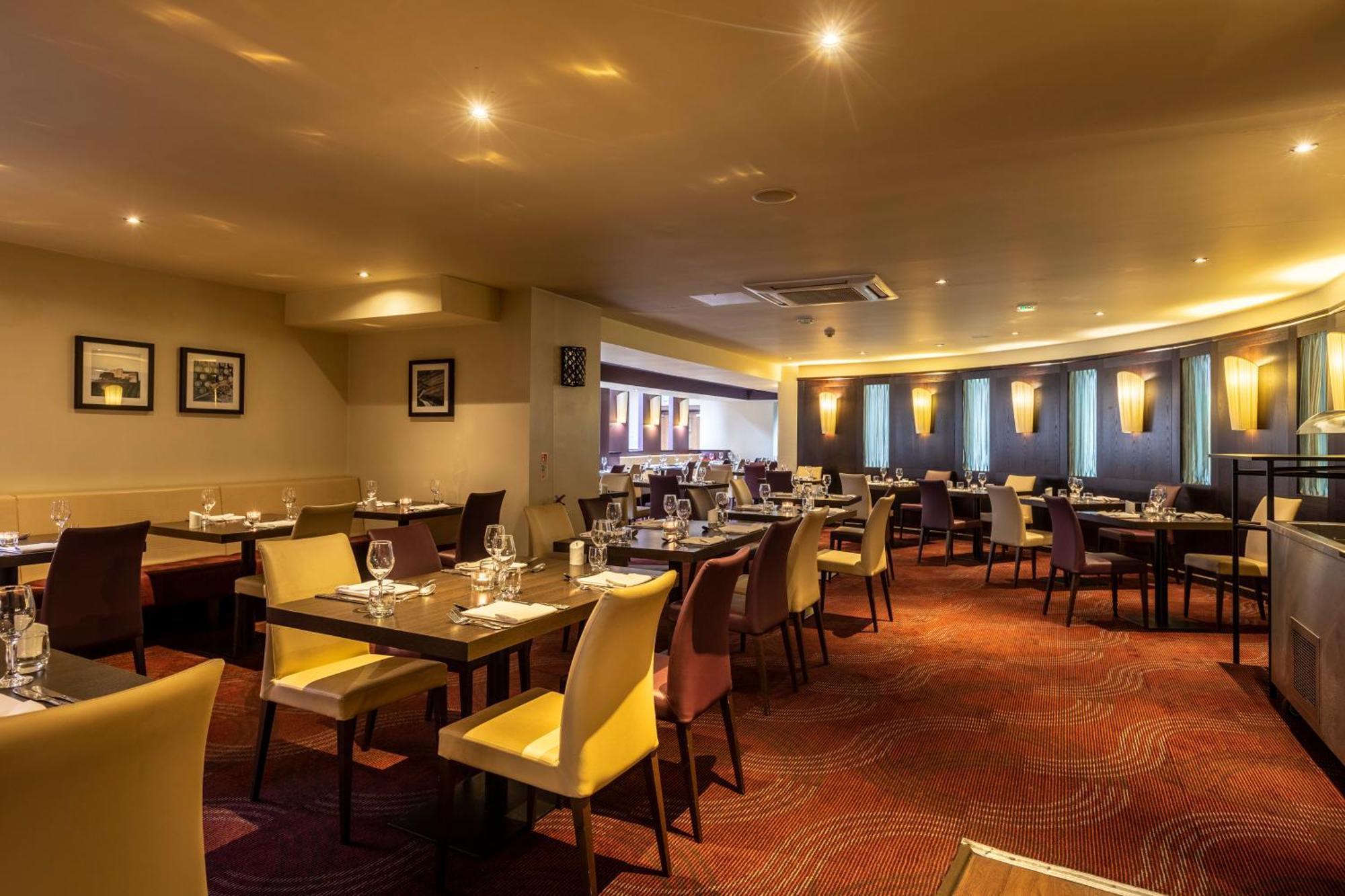 Gloucester Robinswood Hotel, BW Signature Collection Bagian luar foto