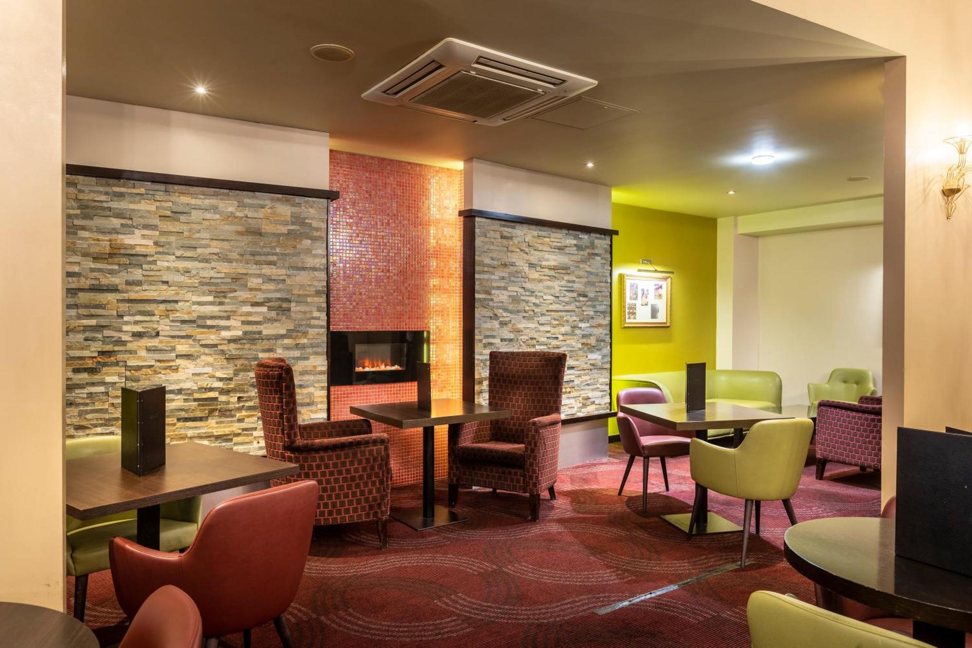 Gloucester Robinswood Hotel, BW Signature Collection Bagian luar foto