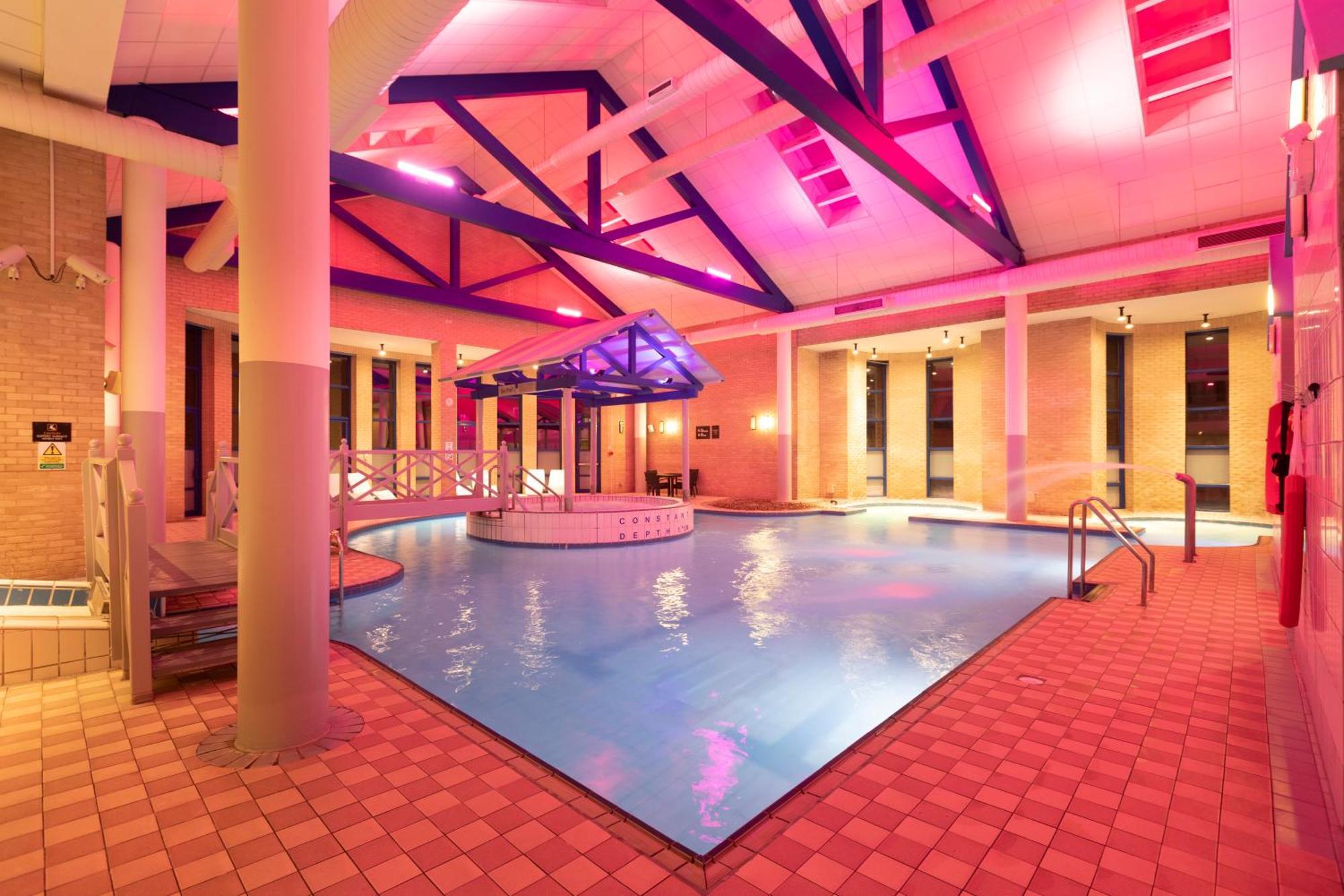 Gloucester Robinswood Hotel, BW Signature Collection Bagian luar foto